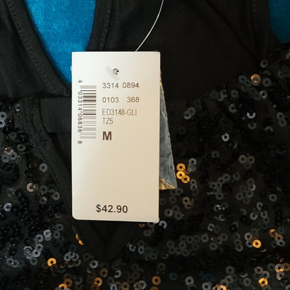 NWT top - Picture 2 of 2